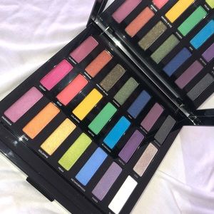 🚫SOLD🚫 Urban Decay Full Spectrum Palette